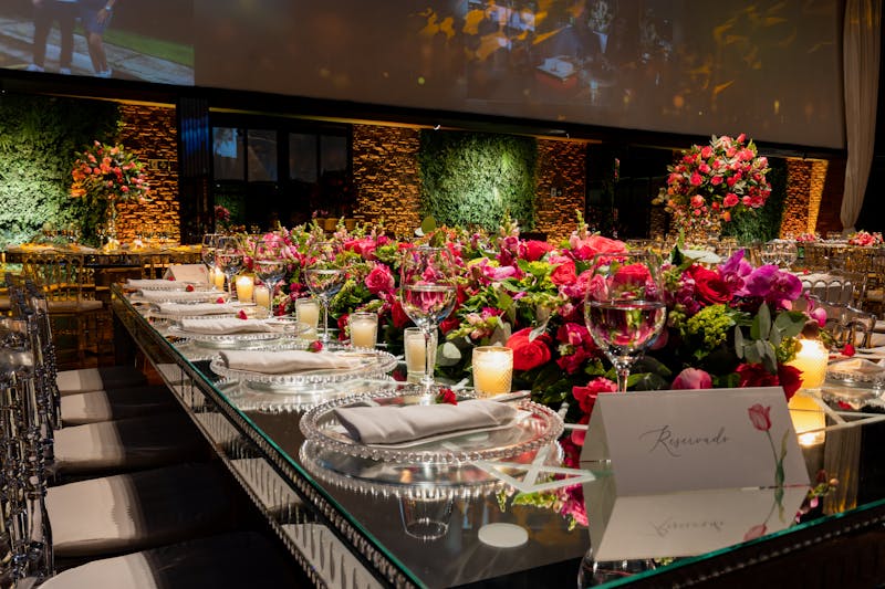 Décoration florale de salle de mariage